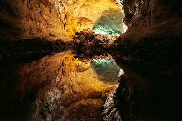 The Incredible Sight Nicknamed “The Liquid Rainbow”